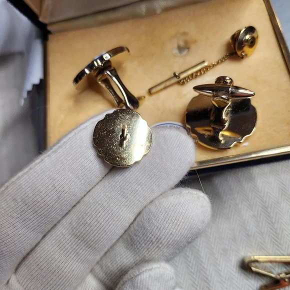 🌟🤩HOST PICK ⭐️🌟 WEDGWOOD set of CUFFLINKS and tie brooch pin - Picture 7 of 14